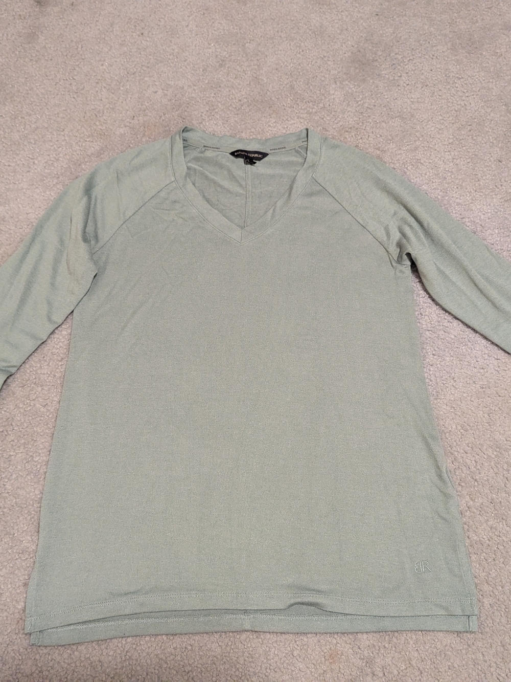 Banana Republic Light Sage V-Neck Long Sleeve Top